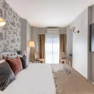 3* Otel Niss Lara